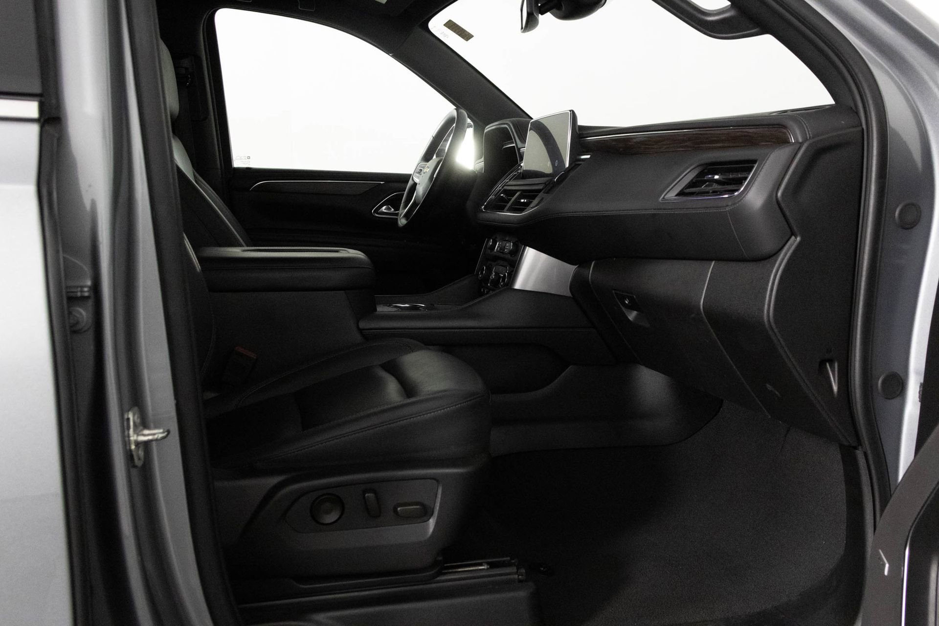 Used 2024 Chevrolet Tahoe LT image 39