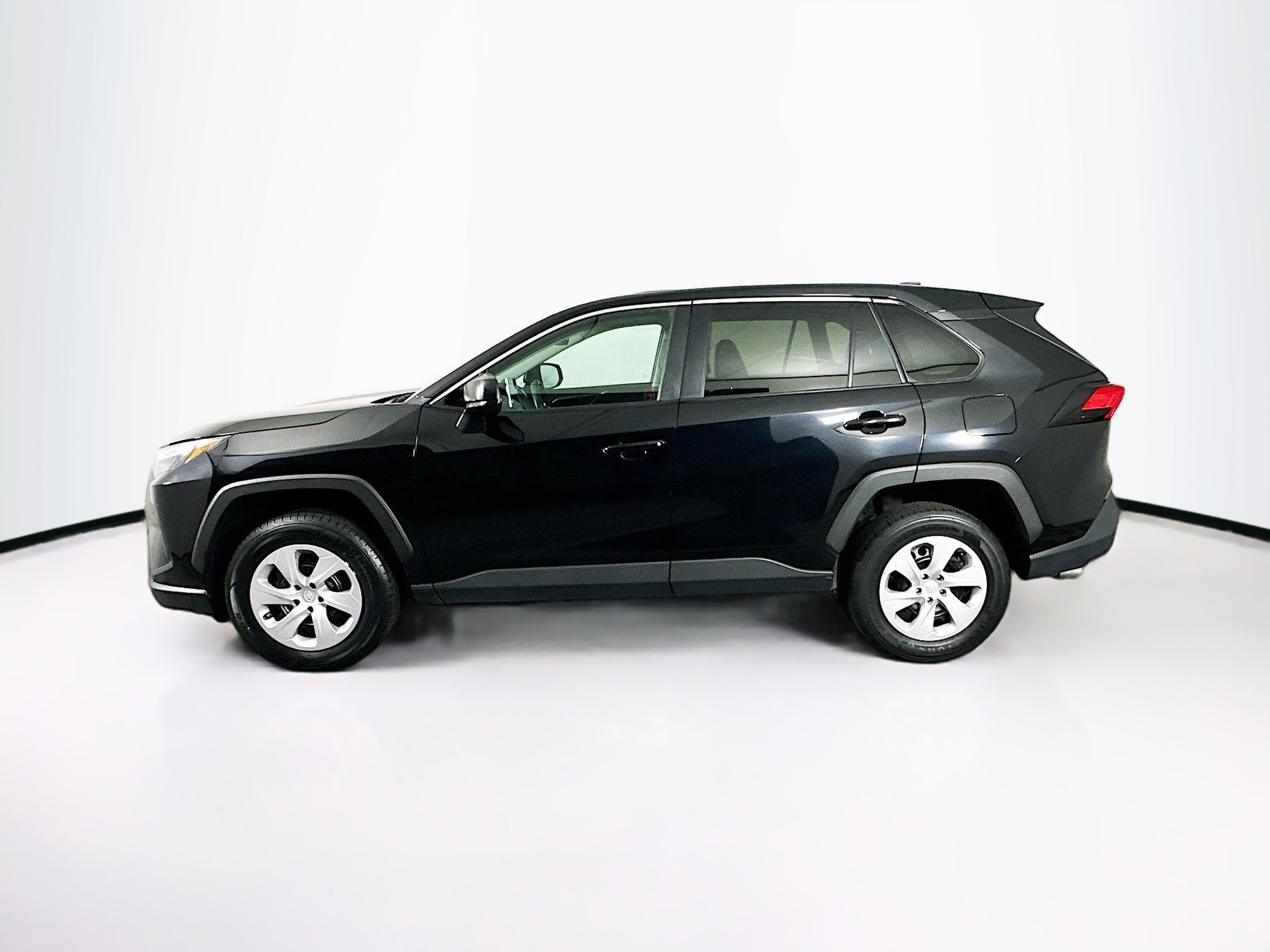 Used 2024 Toyota RAV4 LE image 4
