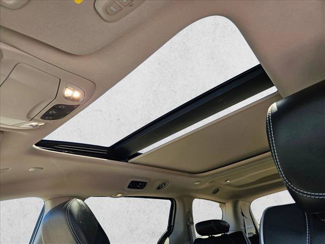 Used 2023 Chrysler Pacifica Limited FWD image 23