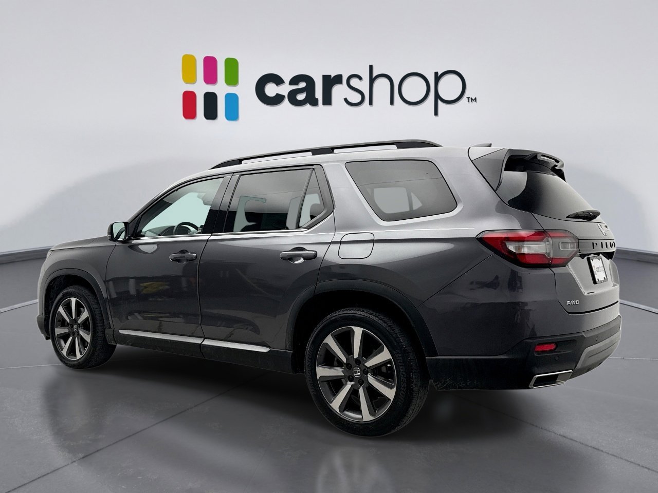 Used 2024 Honda Pilot Touring image 3