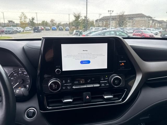 Used 2024 Toyota Highlander LE image 14