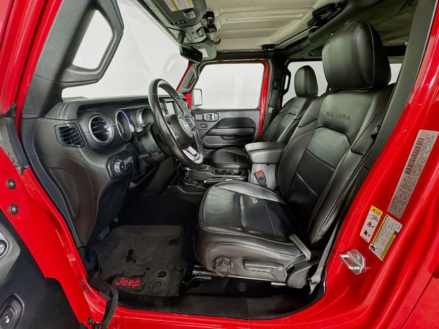 Used 2019 Jeep Wrangler Unlimited Sahara w/ Dual Top Group AWD/4WD image 24