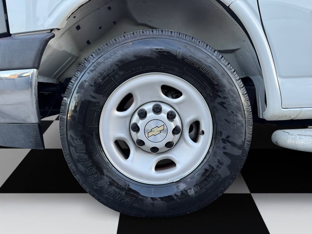 Used 2024 Chevrolet Express 2500 w/ Driver Convenience Package image 14