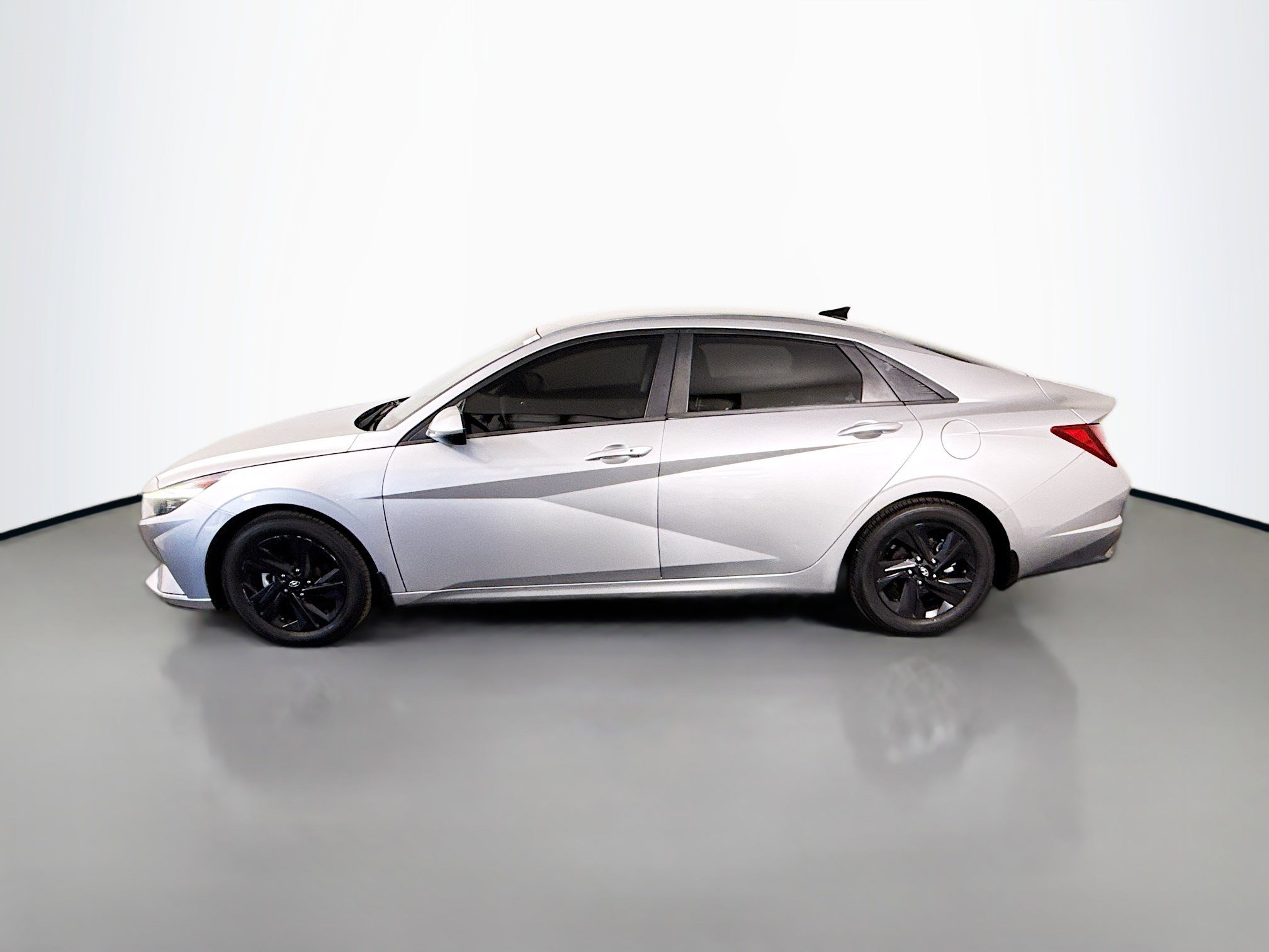 Used 2021 Hyundai Elantra SEL FWD image 6