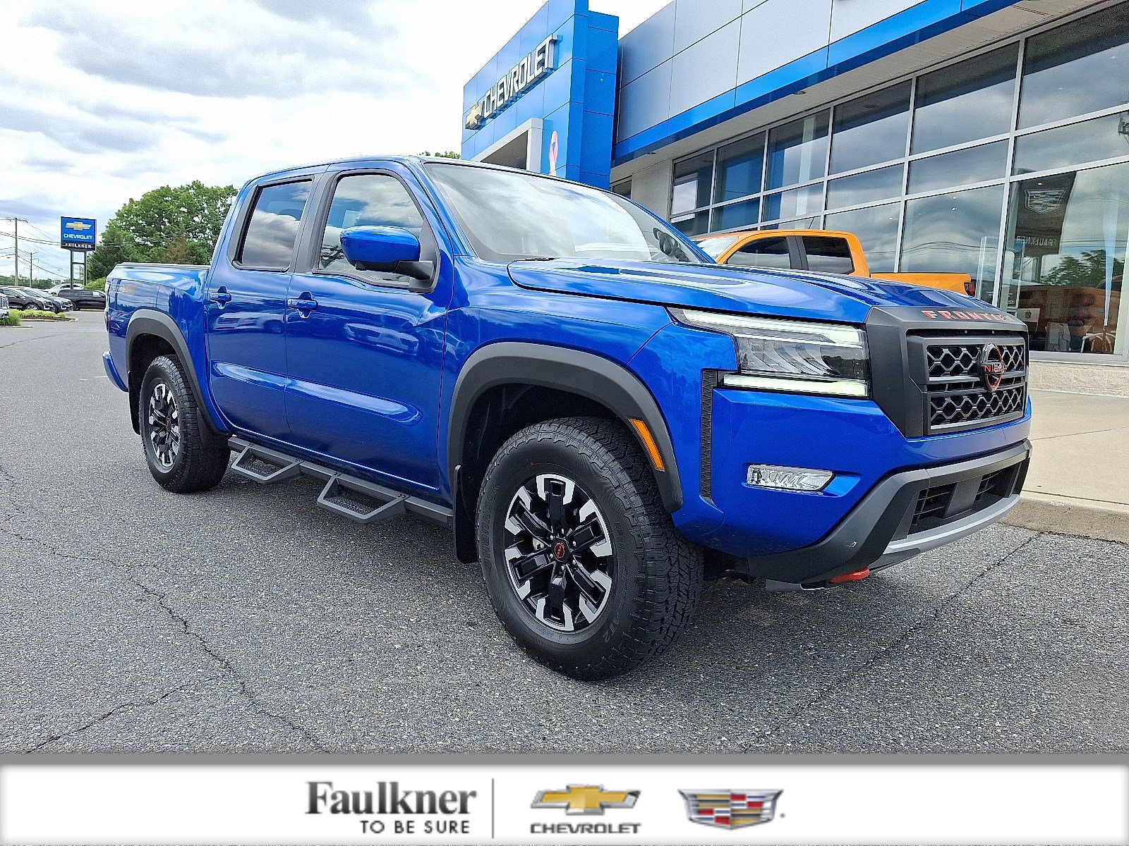 Used 2024 Nissan Frontier PRO-4X w/ Pro Convenience Package AWD/4WD image 1