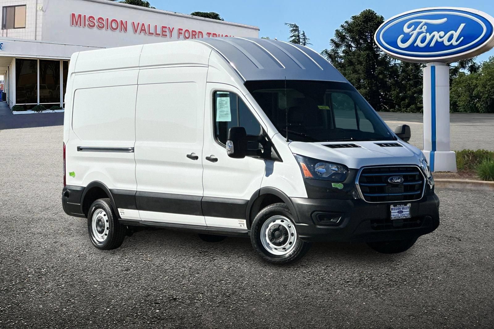 Used 2022 Ford E-Transit 148 High Roof w/ Load Area Protection Package RWD image 2
