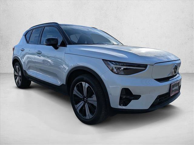 Certified 2023 Volvo XC40 Recharge Plus image 3