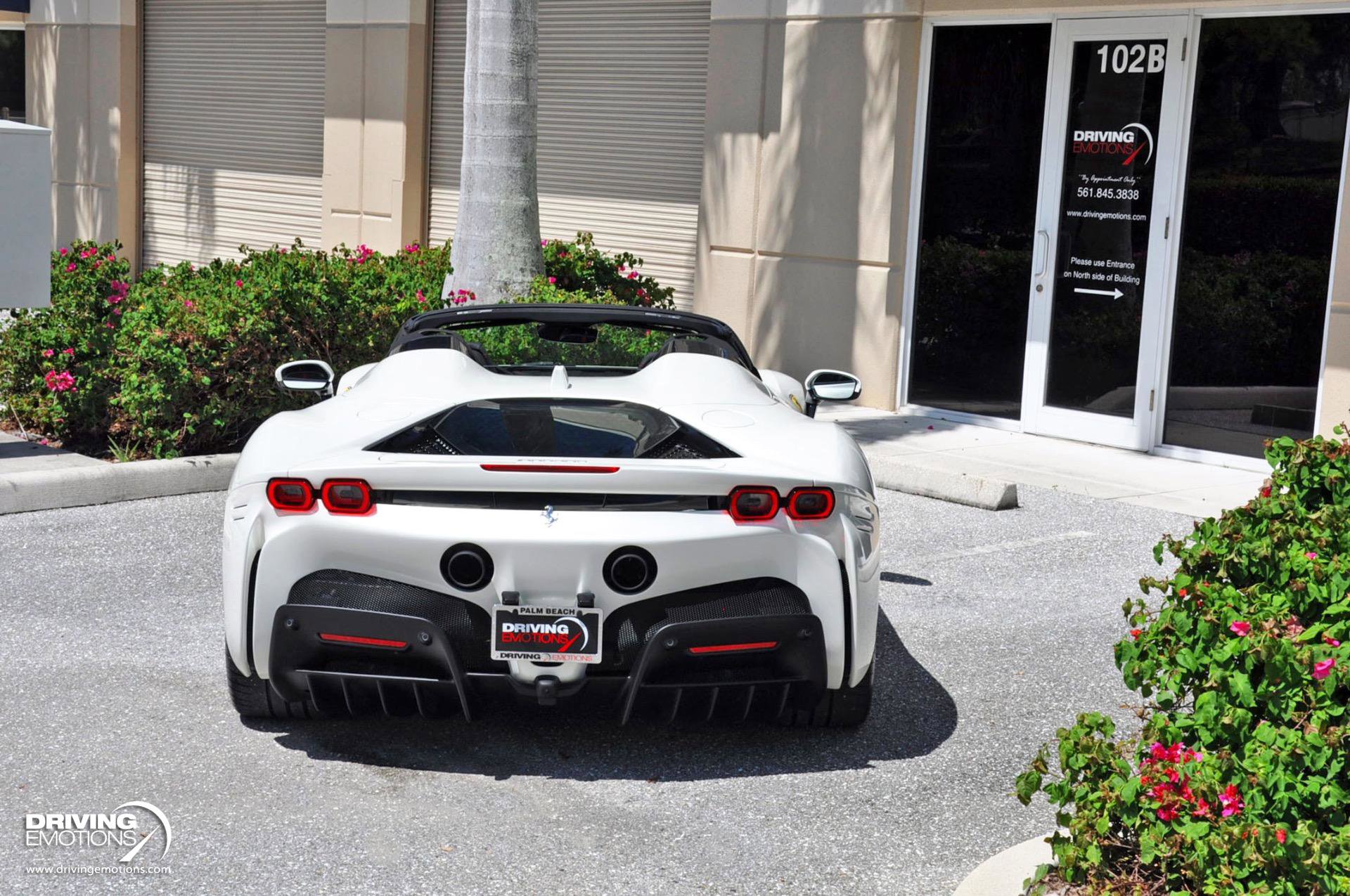 Used 2024 Ferrari SF90 Spider image 32