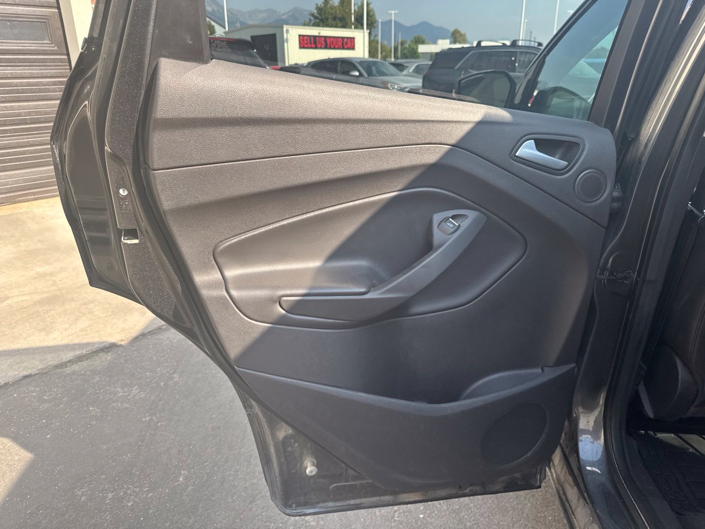 Used 2019 Ford Escape Titanium AWD/4WD image 16