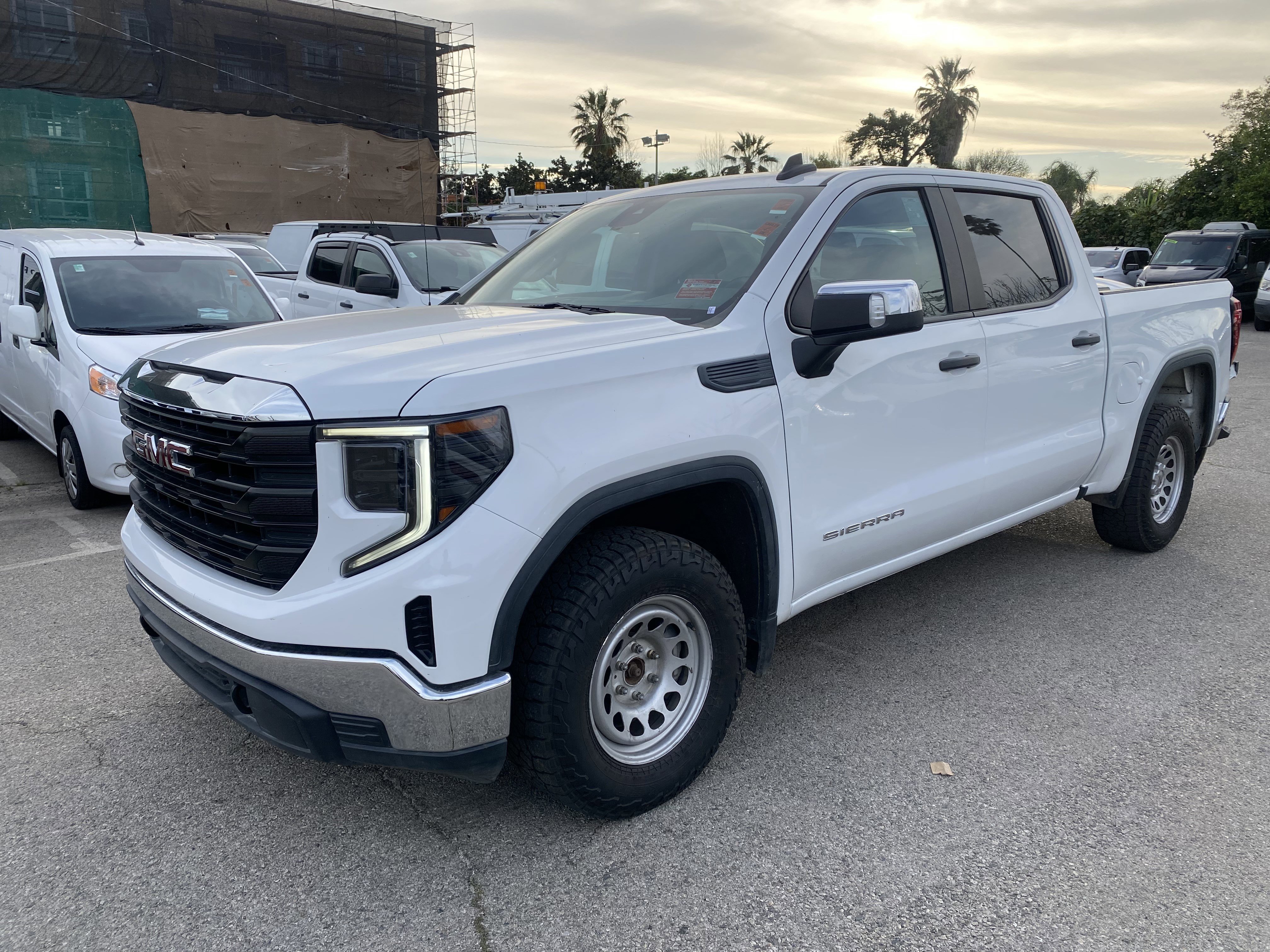 Used 2022 GMC Sierra 1500 Pro w/ Convenience Package image 2