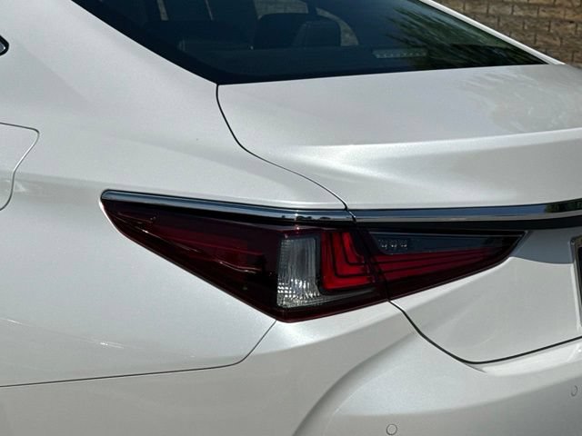 Used 2025 Lexus ES 350 w/ Premium Package FWD image 17