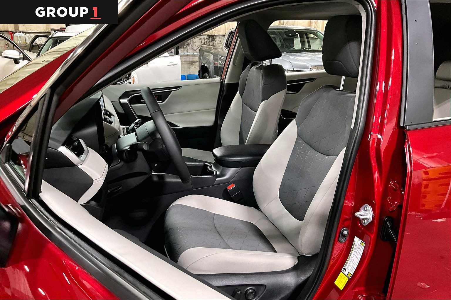 Used 2025 Toyota RAV4 XLE image 7