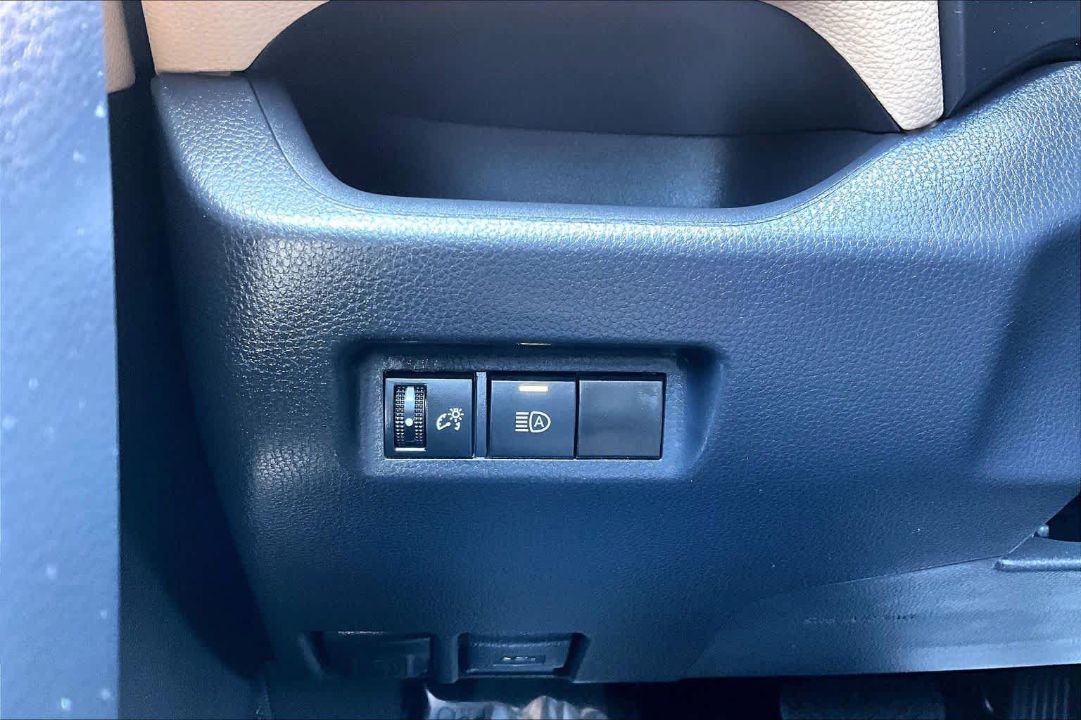 Certified 2023 Toyota RAV4 LE AWD/4WD image 68