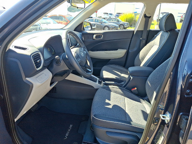 Certified 2026 Hyundai Venue SEL FWD image 13