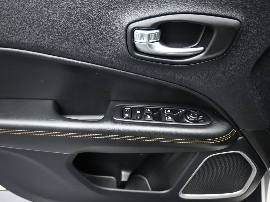 Used 2020 Jeep Compass Limited image 10