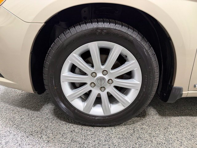 Used 2013 Chrysler 200 Touring FWD image 24