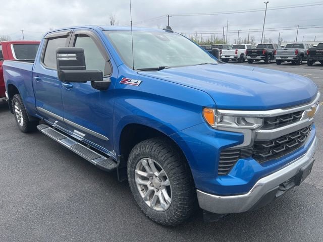 Used 2023 Chevrolet Silverado 1500 LT w/ Z71 Off-Road Package AWD/4WD image 2
