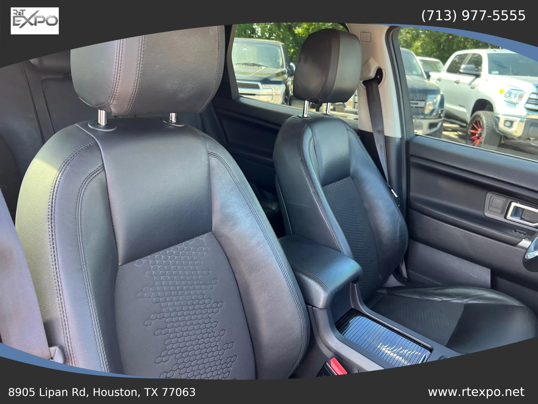 Used 2018 Land Rover Discovery Sport SE image 33