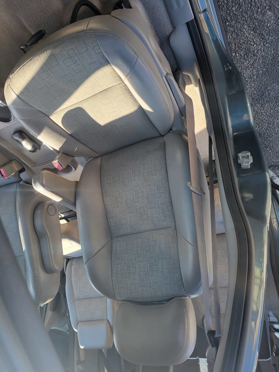 Used 2006 Saturn Relay Level 2 w/ Preferred Pkg image 21