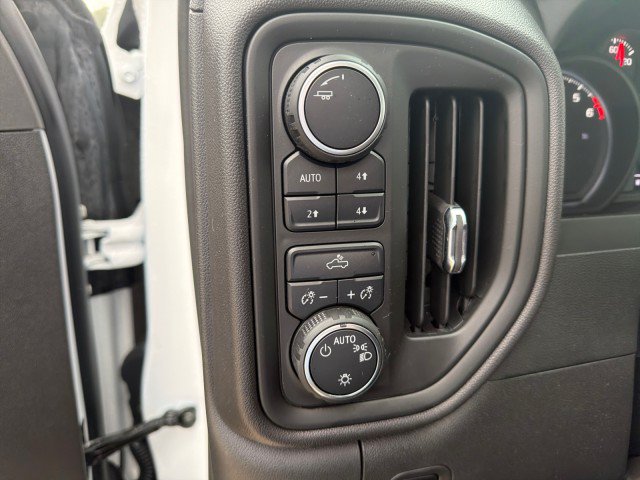Used 2025 Chevrolet Silverado 1500 Custom Trail Boss AWD/4WD image 6