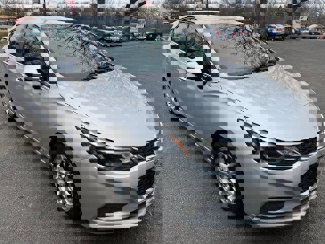 Used 2017 Chevrolet Cruze LT w/ Convenience Package image 5