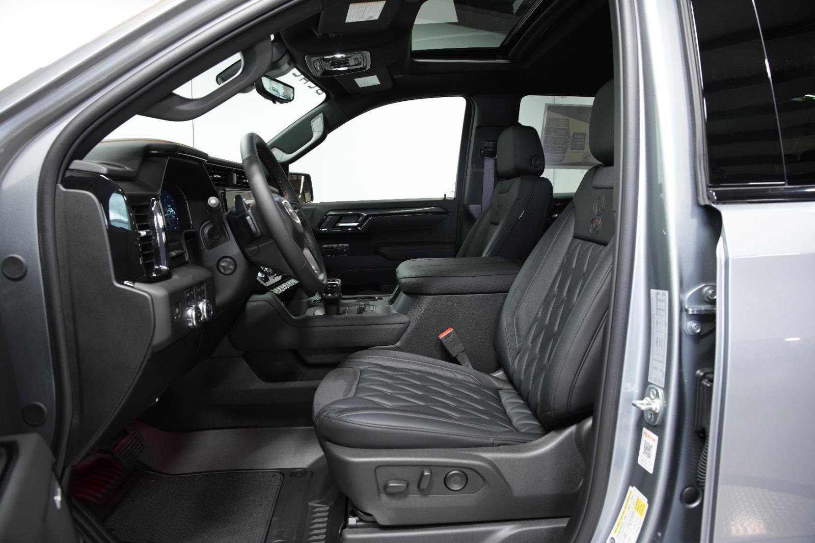 New 2025 GMC Sierra 1500 AT4 w/ AT4 Premium Package image 32