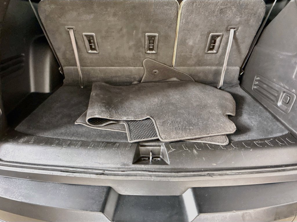 Used 2022 Chevrolet Traverse LS w/ LPO, Cargo Package FWD image 28
