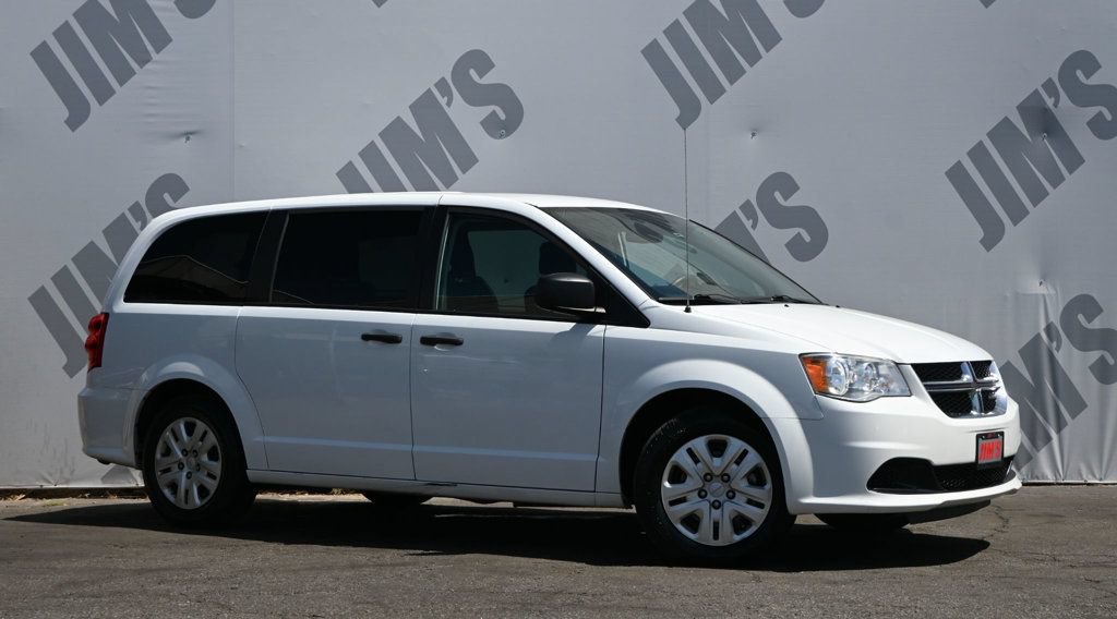 Used 2019 Dodge Grand Caravan SE w/ UConnect Hands-Free Group FWD image 3