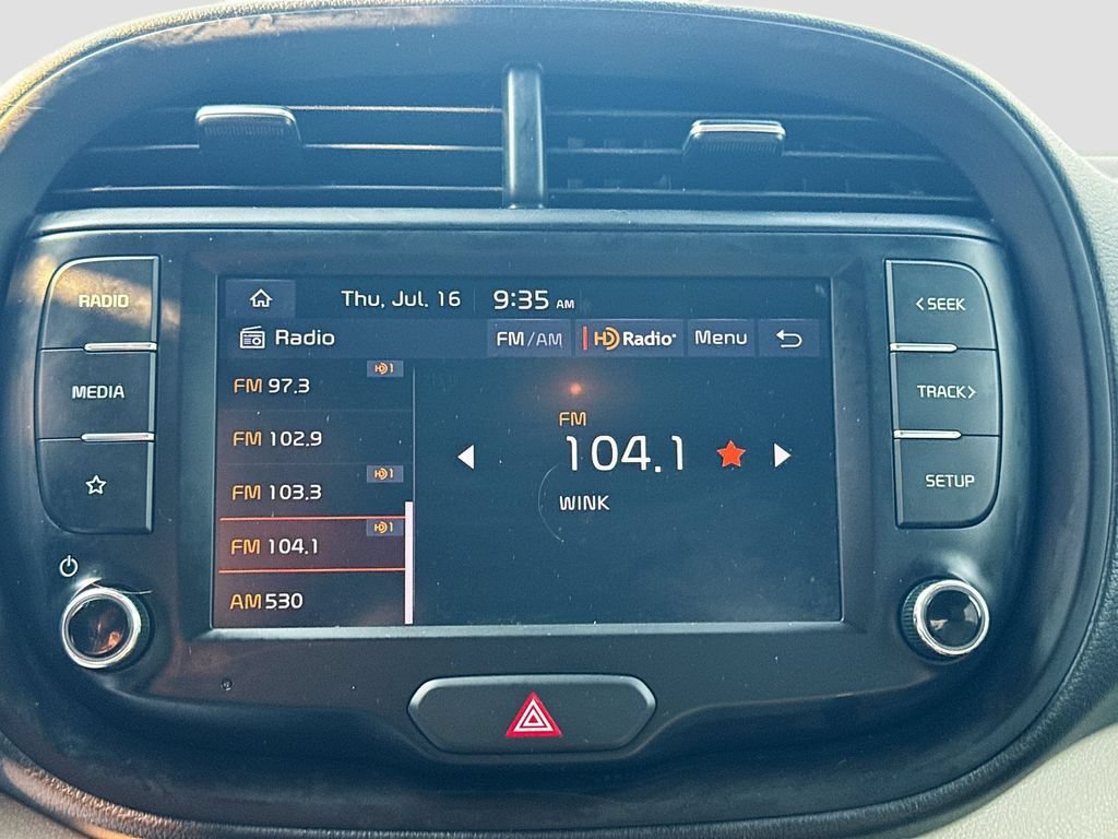 Certified 2022 Kia Soul LX w/ Technology Package FWD image 18