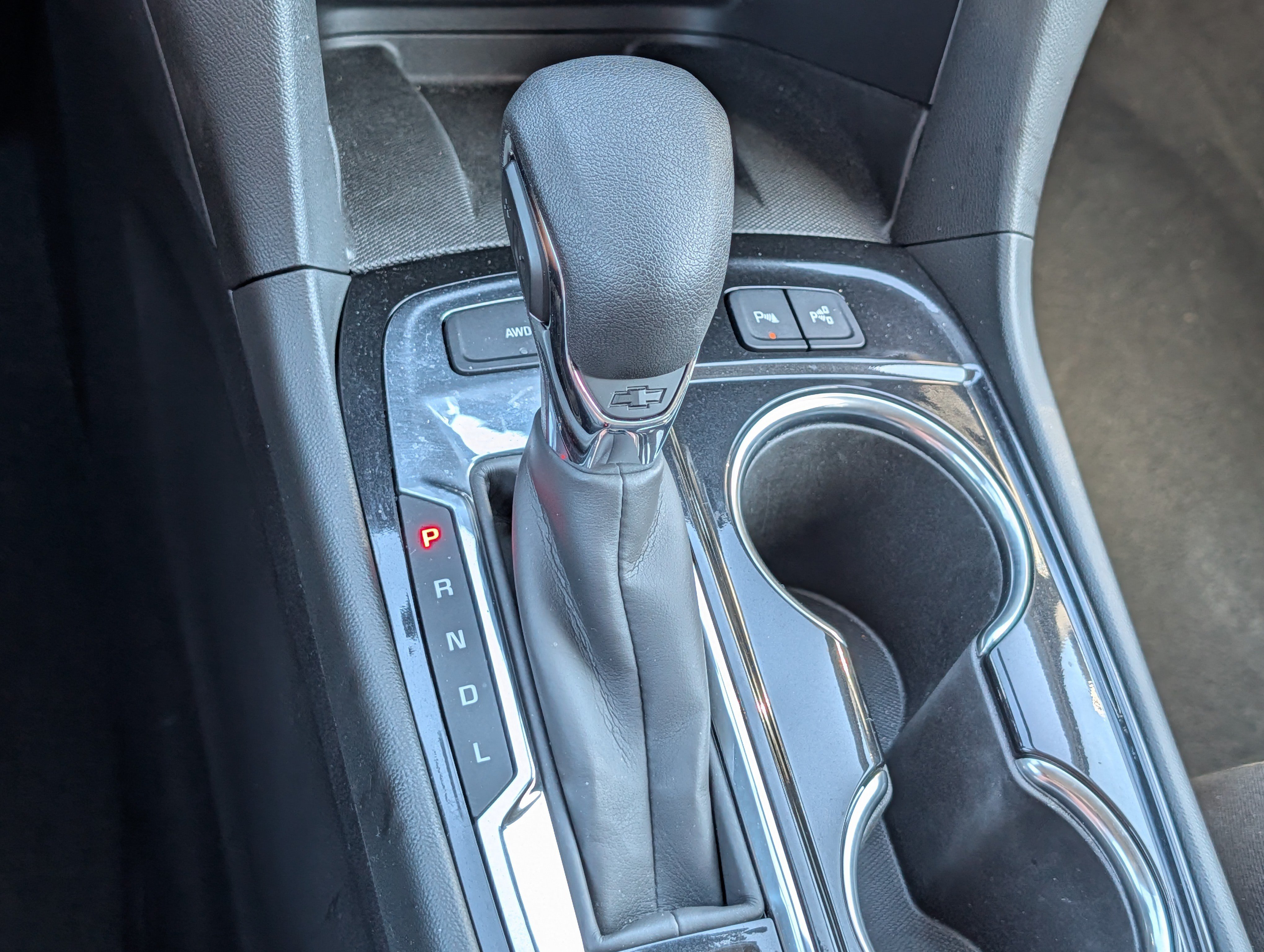 Used 2022 Chevrolet Equinox Premier AWD/4WD image 24