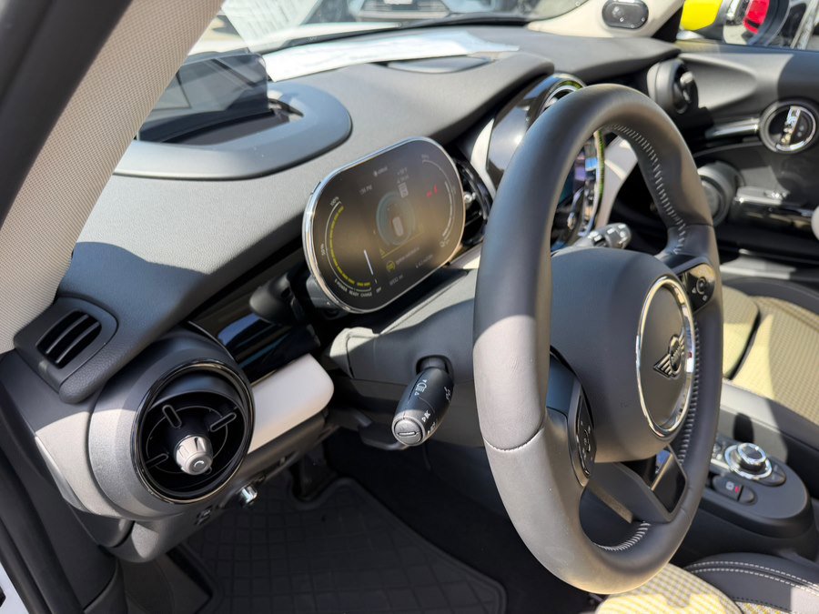 Used 2023 MINI Cooper SE image 12