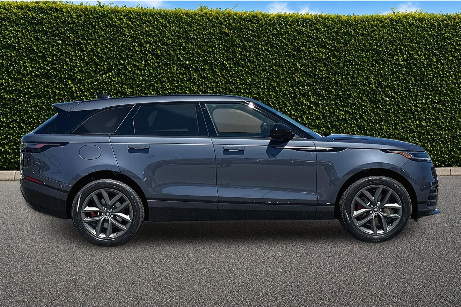 New 2024 Land Rover Range Rover Velar Dynamic SE AWD/4WD image 7
