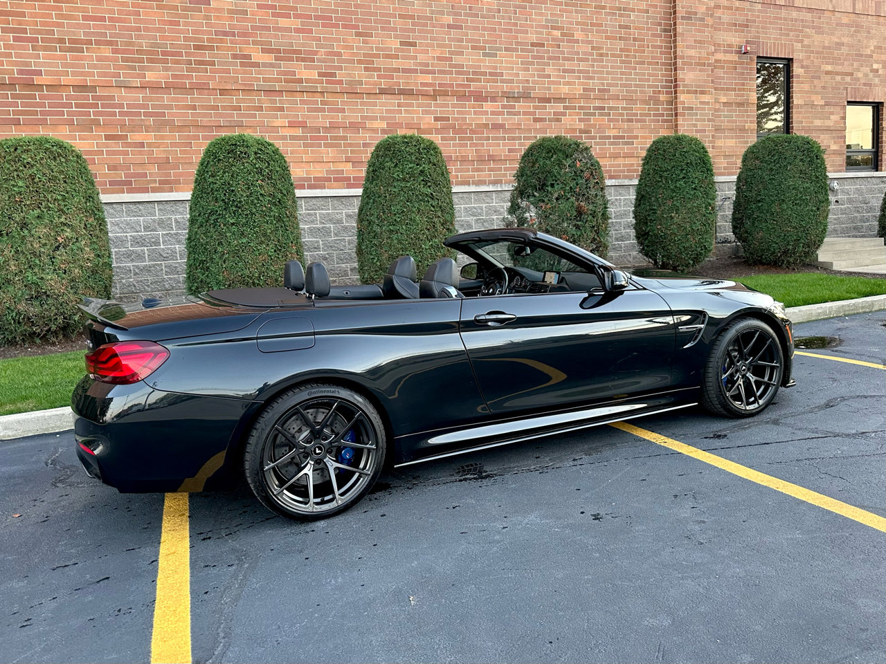 Used 2020 BMW M4 Convertible image 32