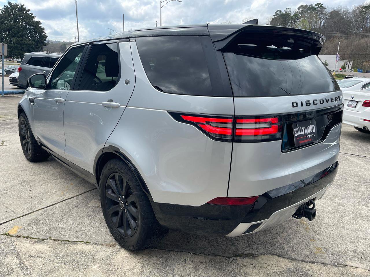 Used 2017 Land Rover Discovery HSE Luxury AWD/4WD image 4