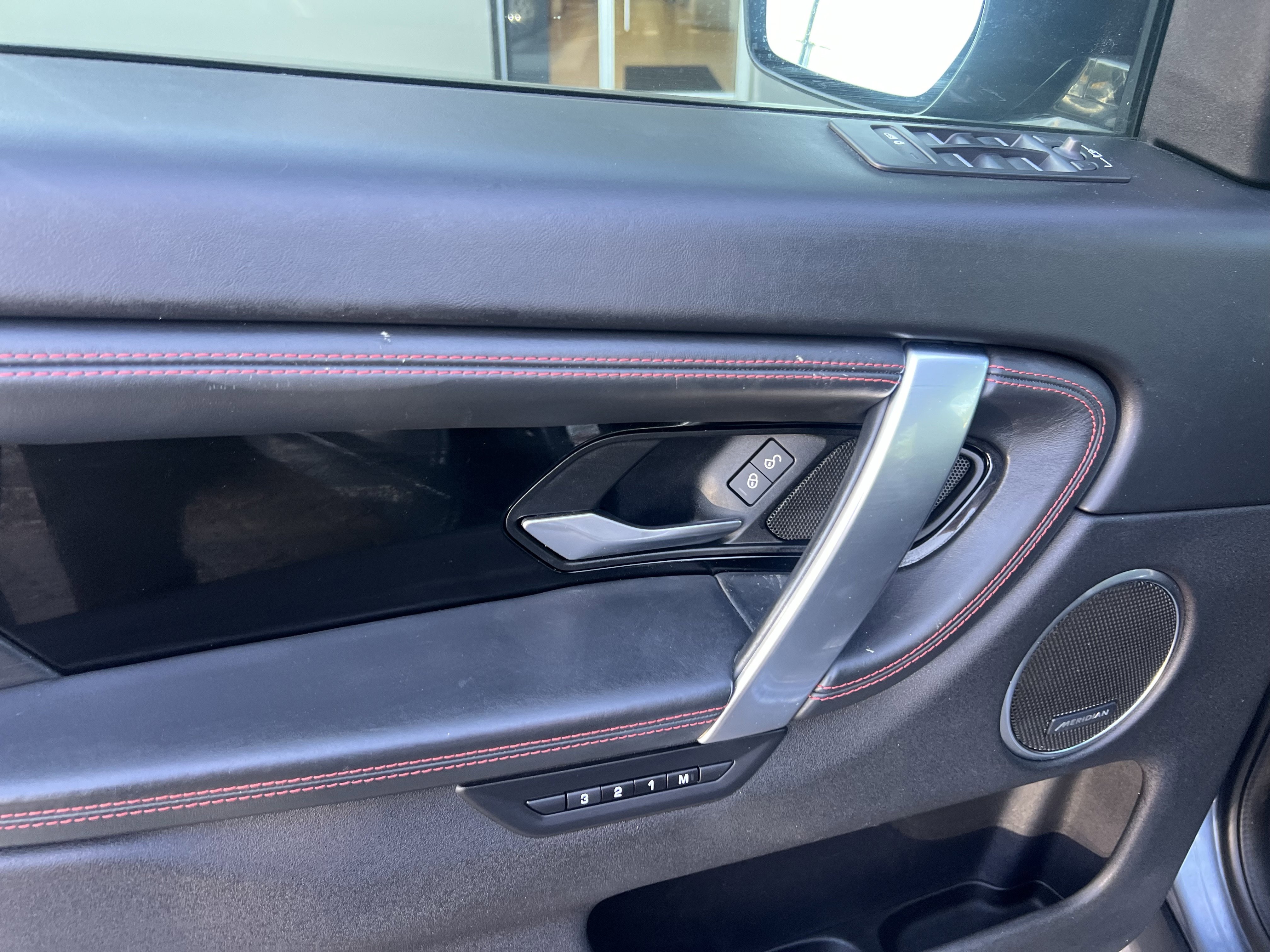 Used 2020 Land Rover Discovery Sport SE R-Dynamic image 14