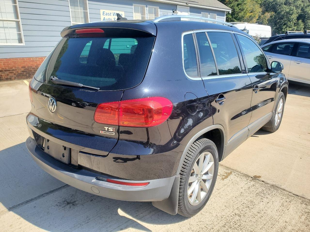 Used 2017 Volkswagen Tiguan Wolfsburg Edition AWD/4WD image 9