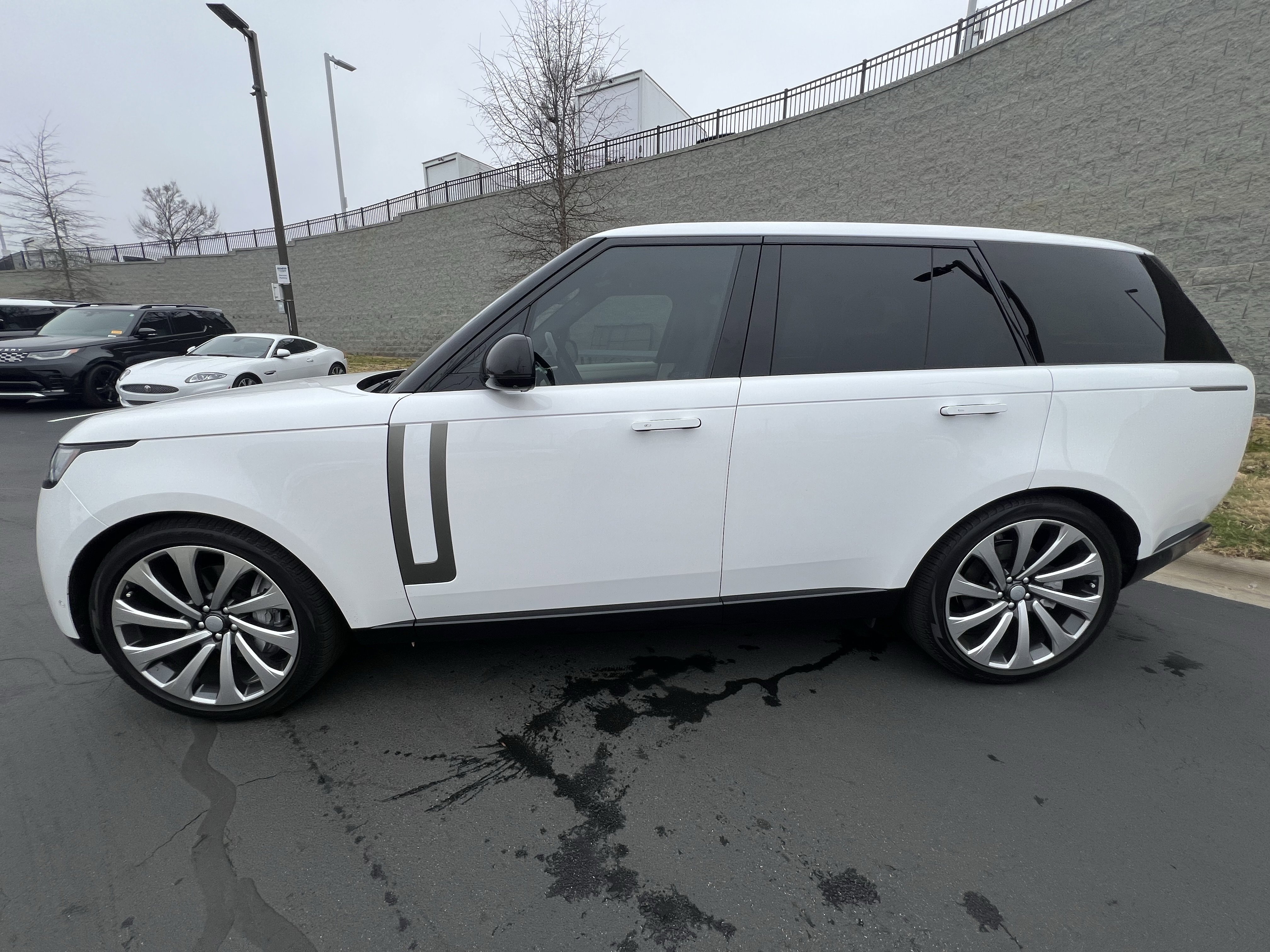 Certified 2023 Land Rover Range Rover SE image 4