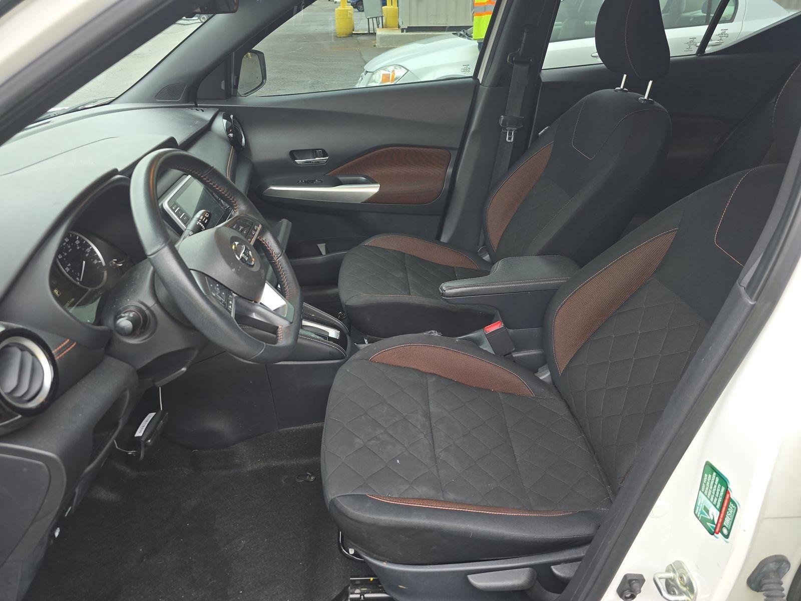 Used 2020 Nissan Kicks SR image 9