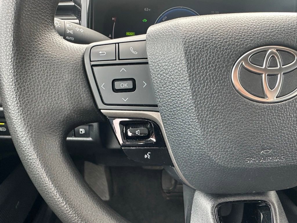 Used 2025 Toyota Camry LE FWD image 20