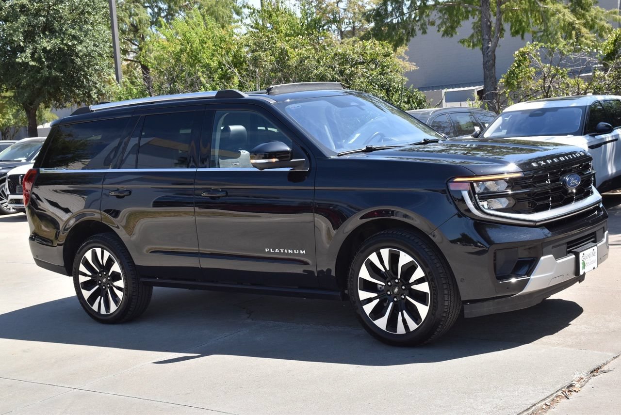 Certified 2025 Ford Expedition Platinum w/ Driver's Package AWD/4WD image 5