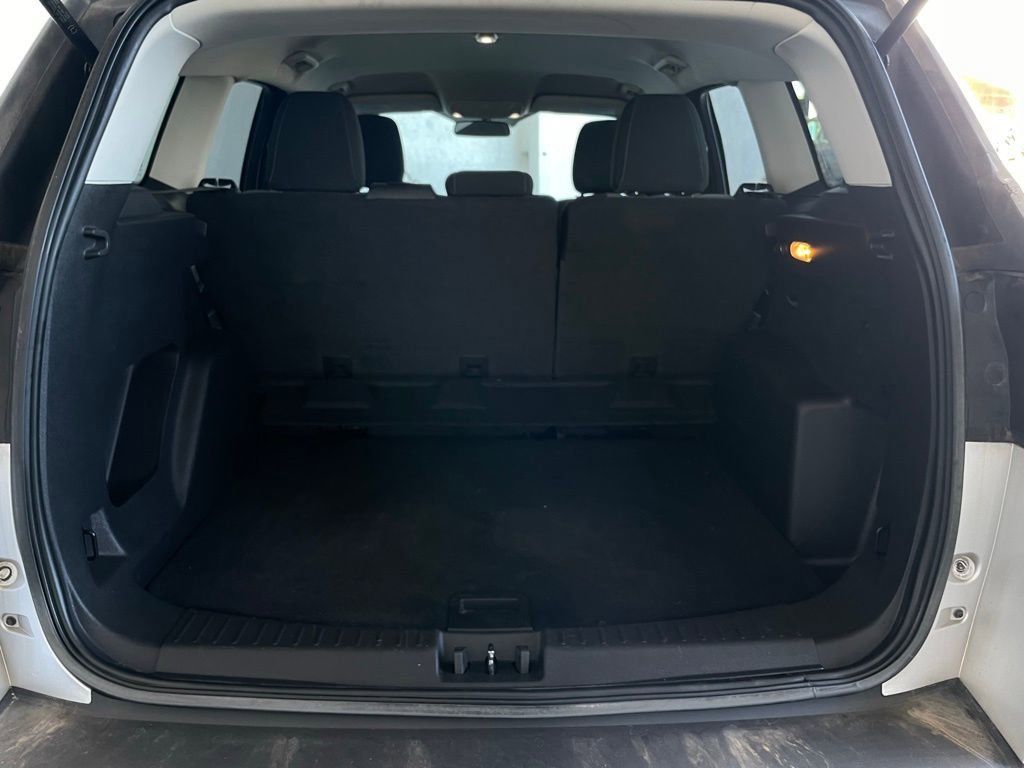 Used 2019 Ford Escape SE image 12