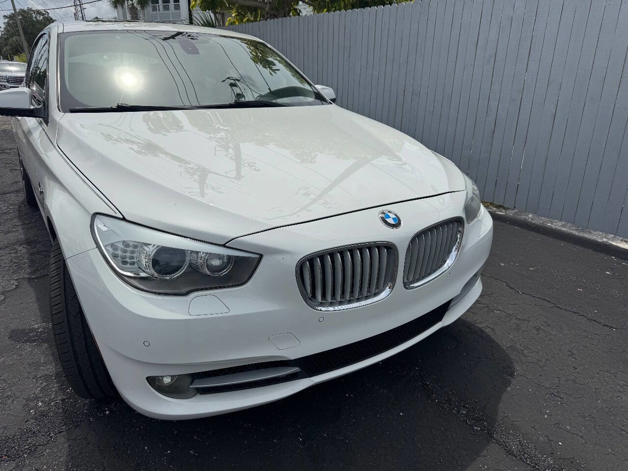 Used 2012 BMW 550i Gran Turismo w/ Convenience Pkg image 2