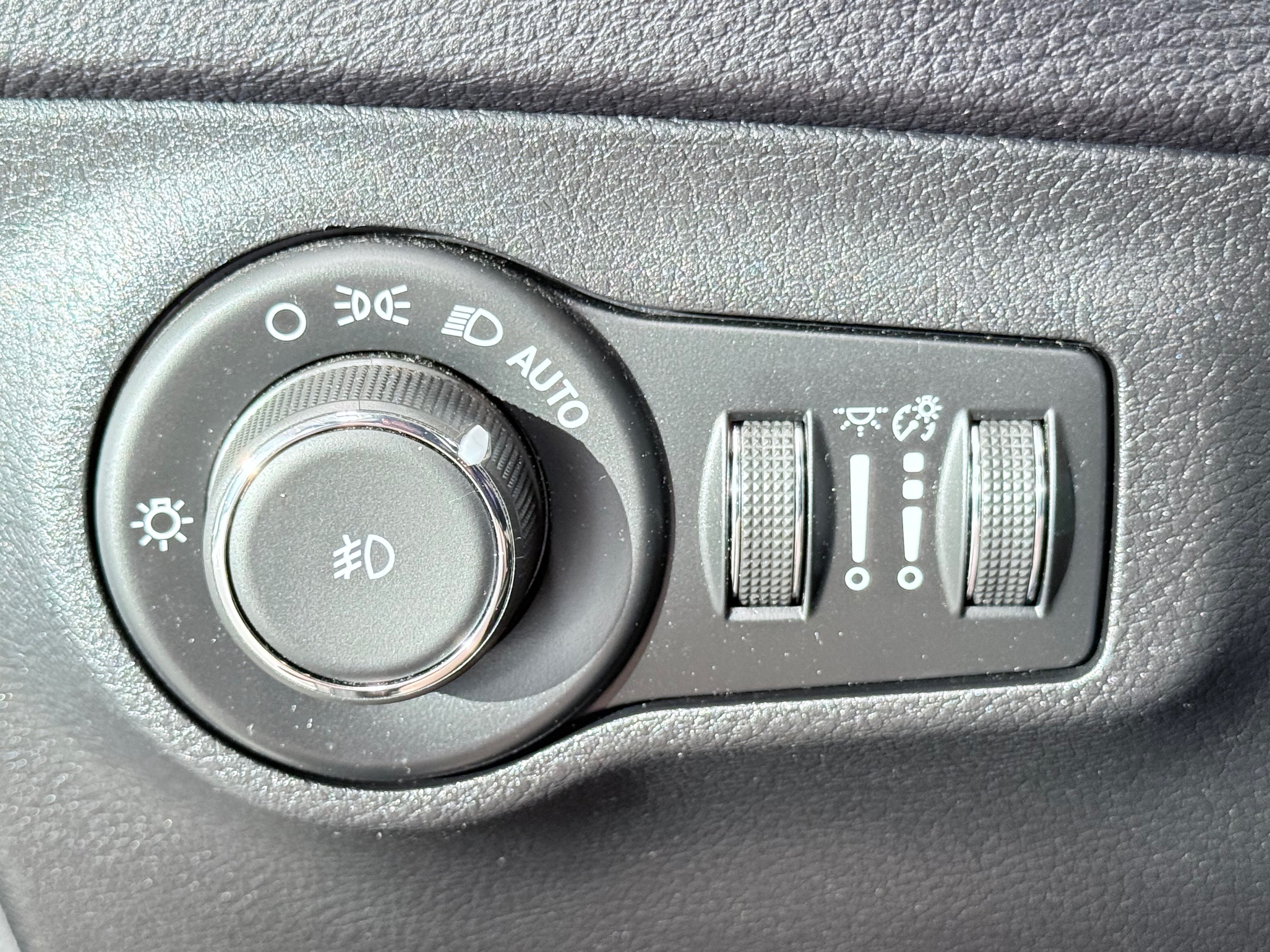 Used 2018 Jeep Compass Latitude w/ Popular Equipment Group AWD/4WD image 21