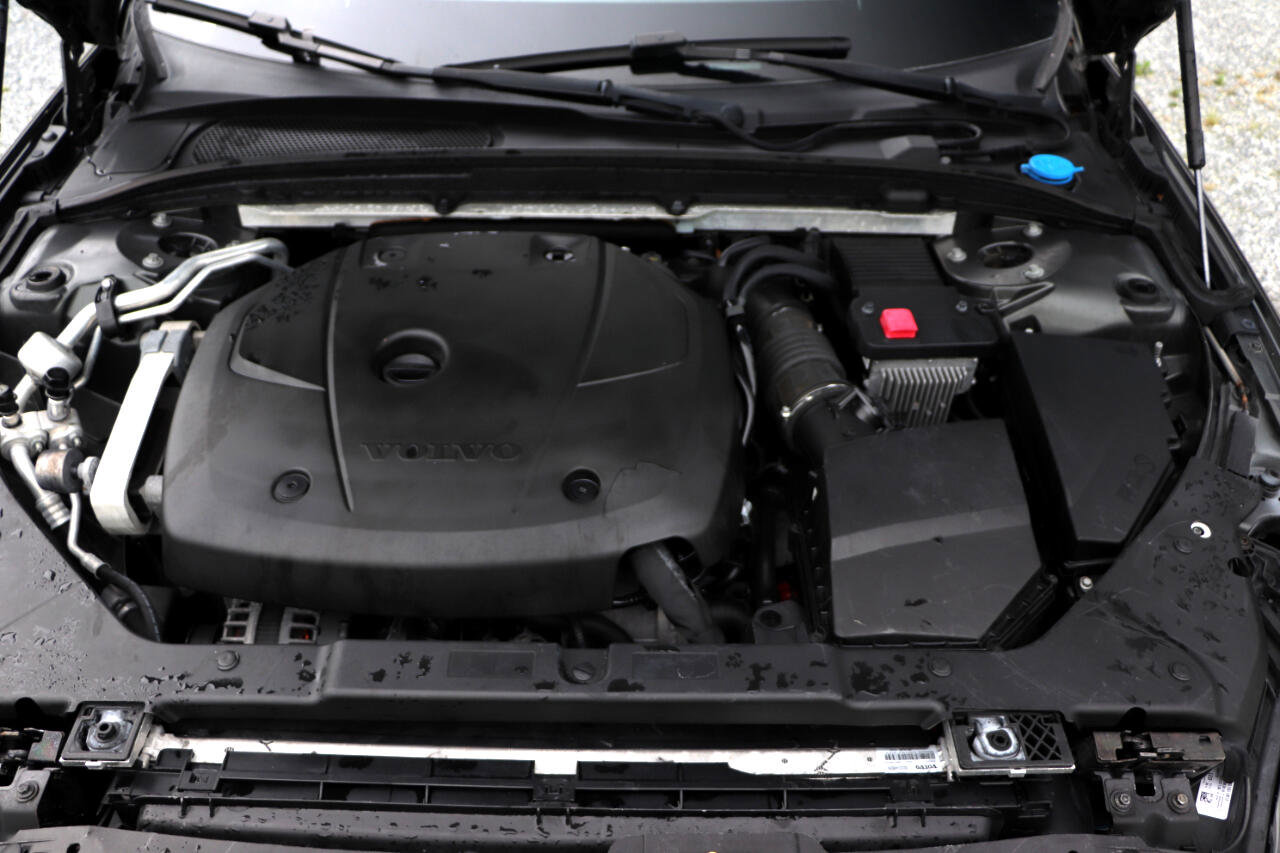 Used 2019 Volvo S60 T6 Momentum w/ Premium Package image 34