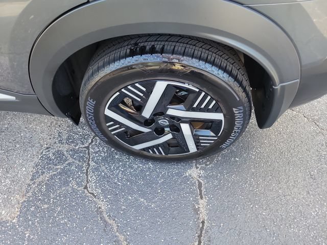 Used 2025 Nissan Kicks SV FWD image 6
