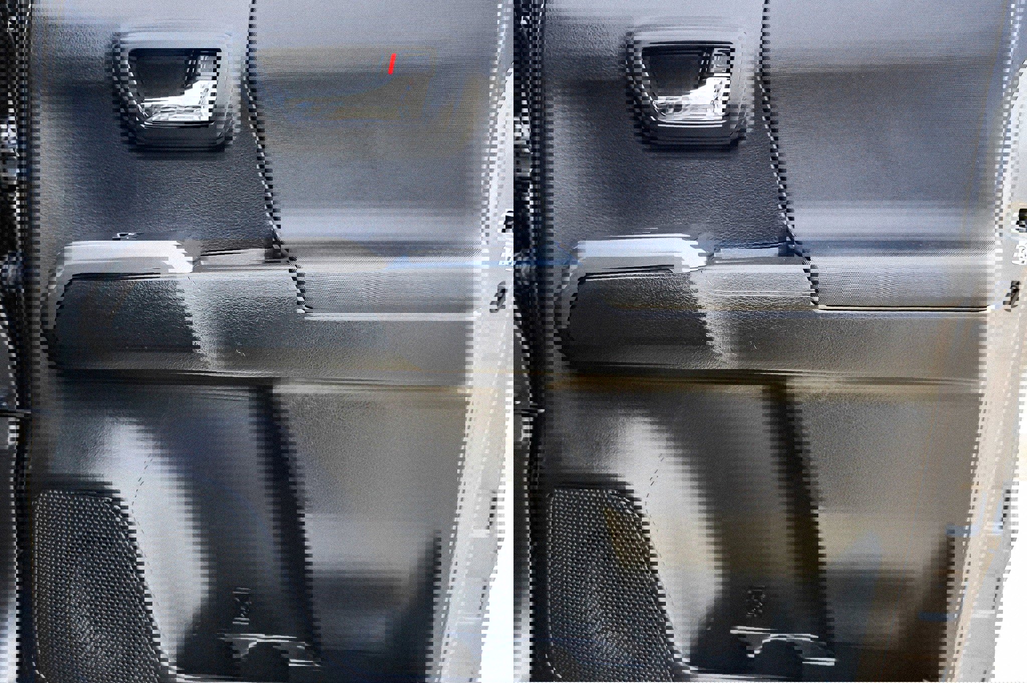 Used 2017 Toyota Tacoma TRD Off-Road w/ Premium & Technology Package image 31