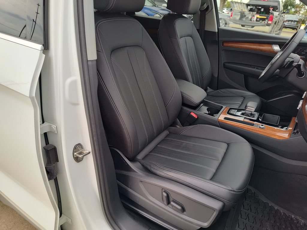 Used 2023 Audi Q5 2.0T Premium w/ Convenience Package AWD/4WD image 32