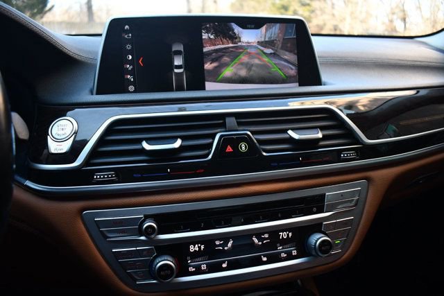 Used 2018 BMW 740i xDrive image 23