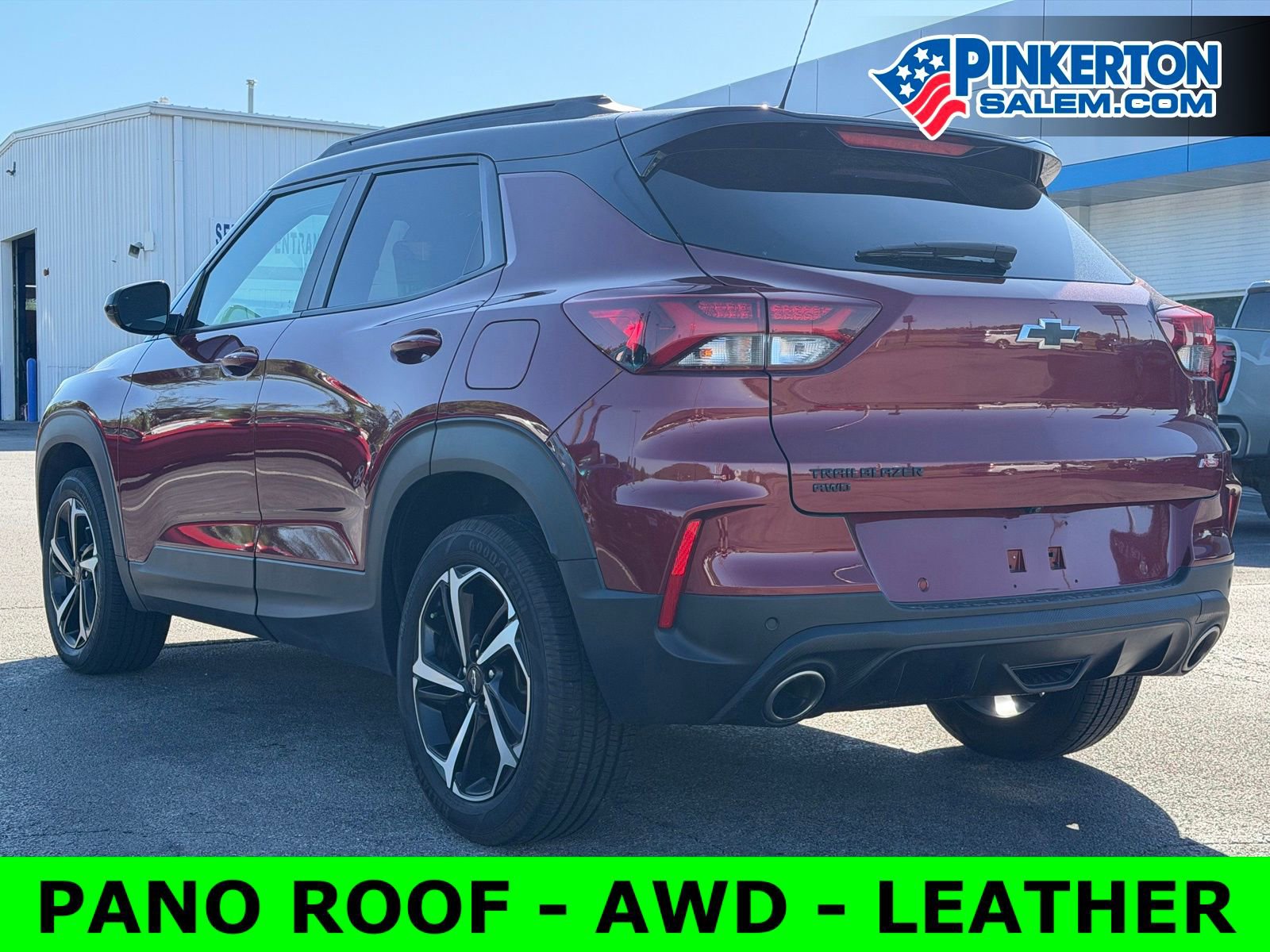 Used 2023 Chevrolet TrailBlazer RS w/ Sun and Liftgate Package AWD/4WD image 3