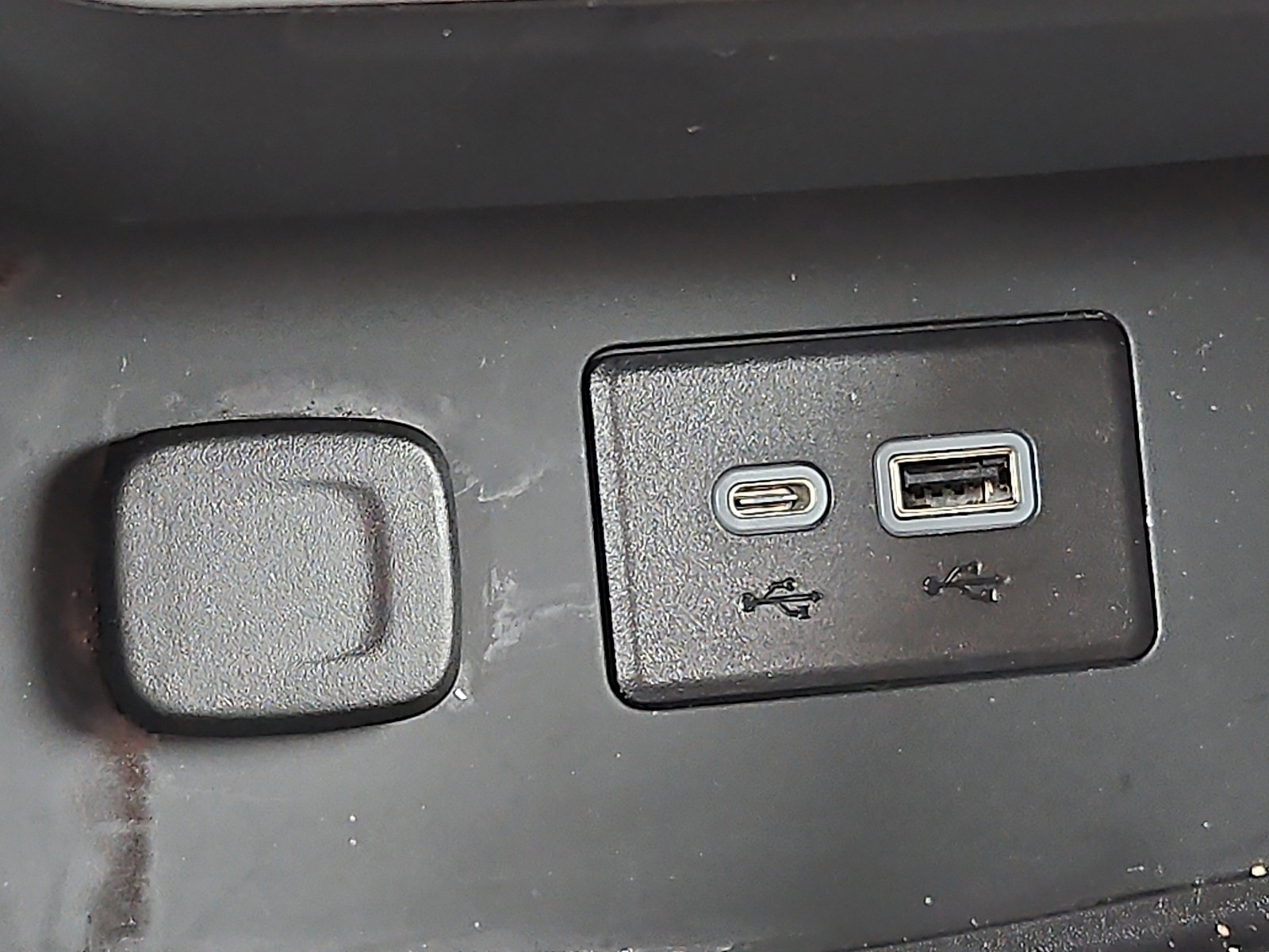 Certified 2022 GMC Acadia SLE w/ Driver Convenience Package image 23